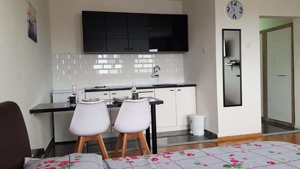 Central View Apartment سكوبجي المظهر الخارجي الصورة